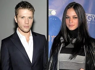 A picture of Ryan Phillippe and Alexis Knapp.